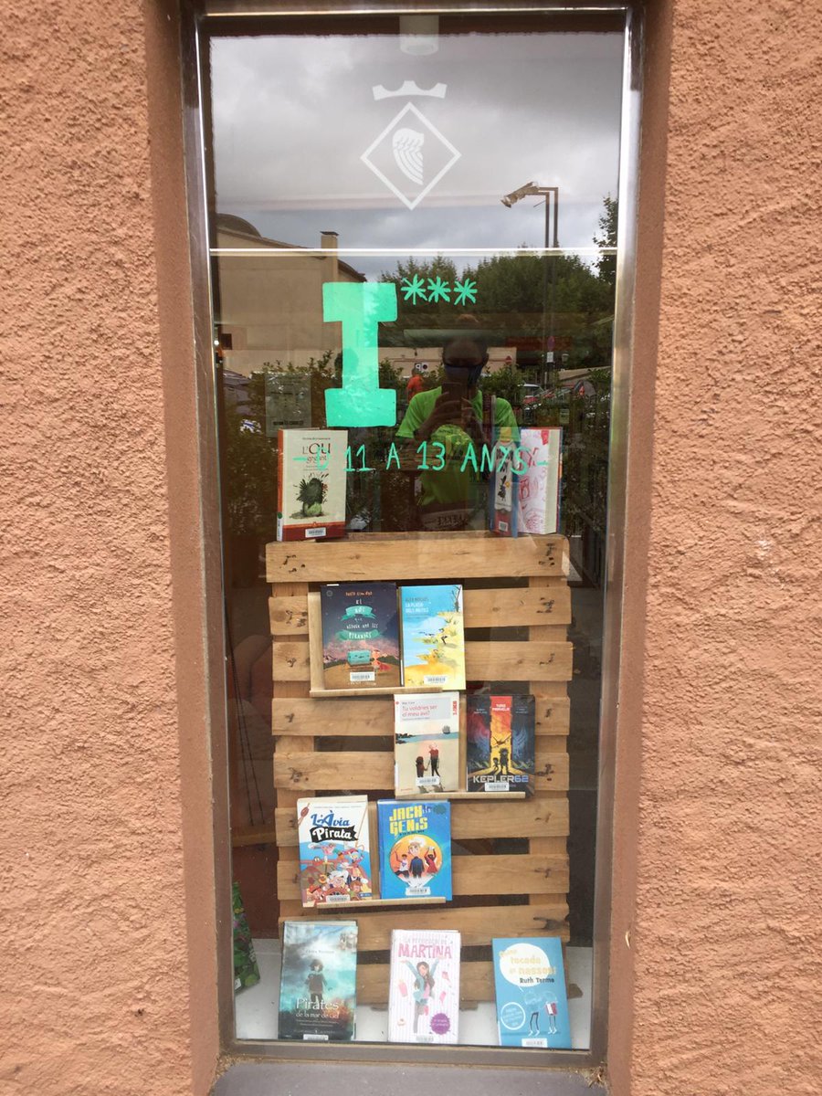 MarFont75's tweet photo. Ja tens lectura per a l'estiu? @biblioalella proposa Tu voldries ser el meu avi? @AnimallibresEd
#LIJ https://t.co/TZZV6ENnJp