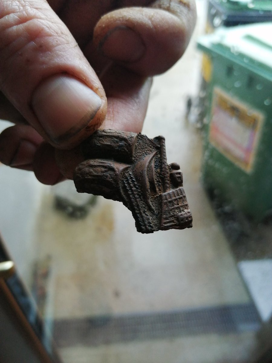 MauriceCasey82's tweet photo. @scottylar @SDetectorist @andy_denny, any idea's what this could be? https://t.co/3utM6Cy3Jt