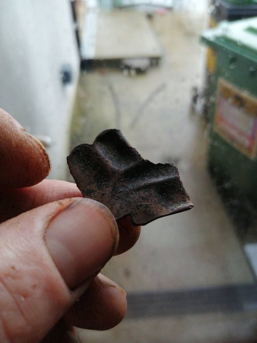 MauriceCasey82's tweet photo. @scottylar @SDetectorist @andy_denny, any idea's what this could be? https://t.co/3utM6Cy3Jt
