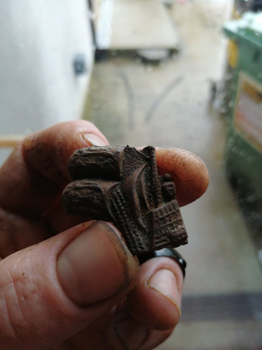 MauriceCasey82's tweet photo. @scottylar @SDetectorist @andy_denny, any idea's what this could be? https://t.co/3utM6Cy3Jt