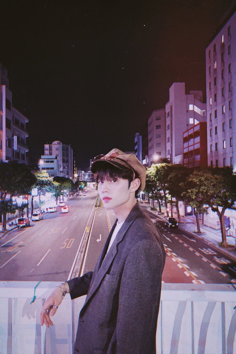 night walks with sunwoo;late night aesthetics are both your thing & sunwoo loves it when you take pictures of him  he sends these pictures to tbz’s group chat! since you’re friends with hyunjae, you heard stories that sunwoo sit the members down & narrate your dates to them 