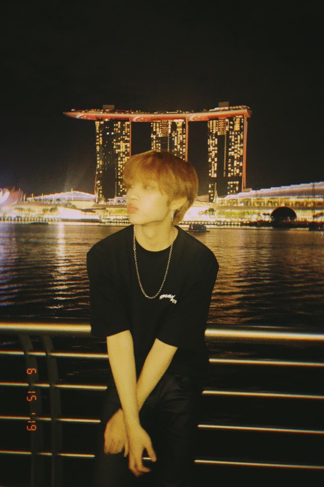 idol boyfriend;tbz’s next tour stop is SG and you’re really excited becos you haven’t seen him for mths (you live in sg) when sunwoo flew over, he blocked out his free evening time and you took him to places he wanted to visit 