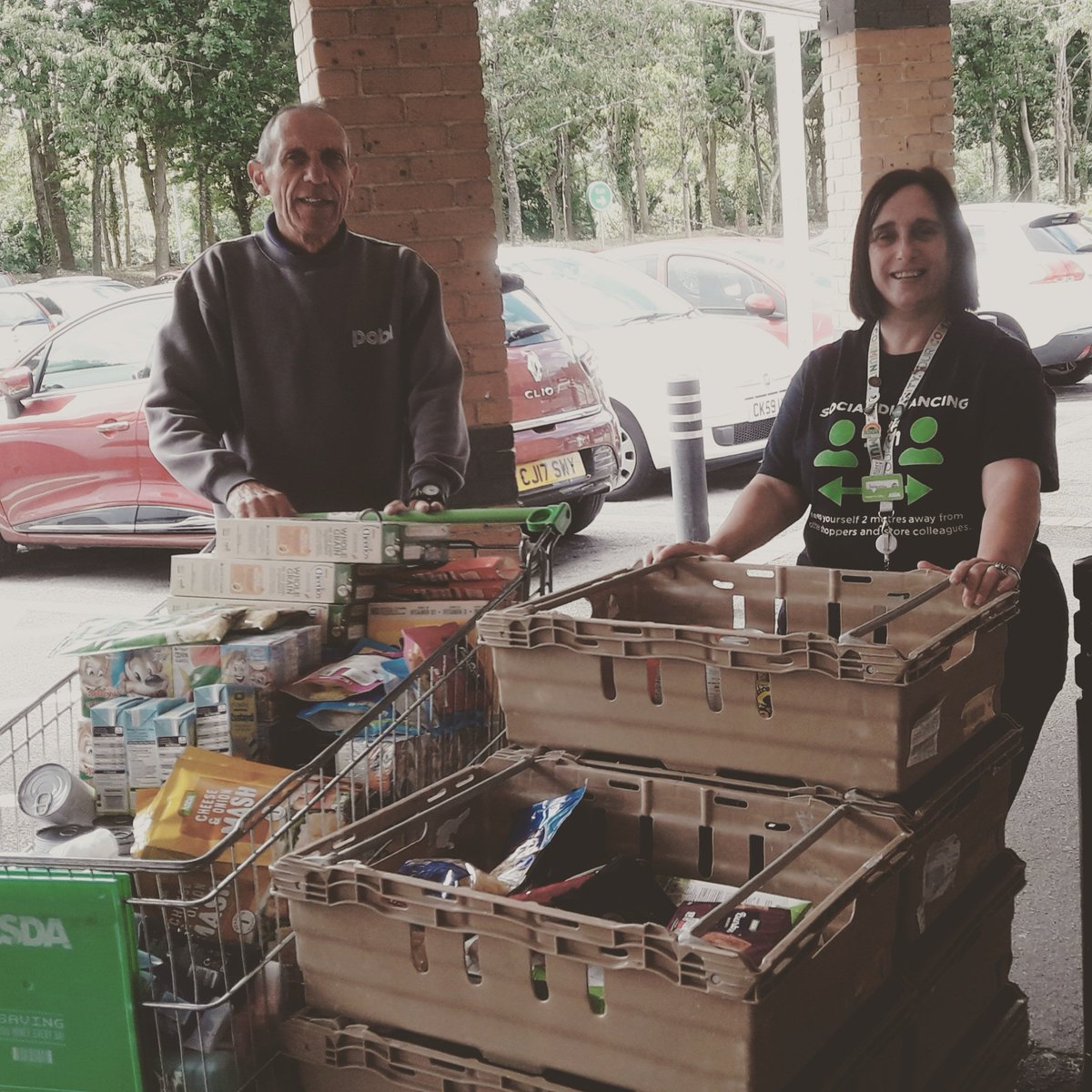 asdanewport's tweet photo. @asdanewport @FoodBankNewport Gary who is a volunteer picked up this weeks food donation . https://t.co/bhWcHG6ziy