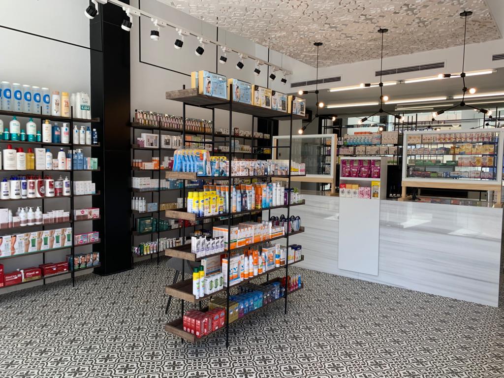 fmcorcoles's tweet photo. Nuestra Farmacia
¡Buenas tardes!
Aquí tenéis nuestra nueva farmacia. Misma ubicación pero reformada de arriba a abajo ;)
Estamos encantadas con la nueva imagen y deseando que vengas a vernos y la veas. https://t.co/yFbVR9ajWf