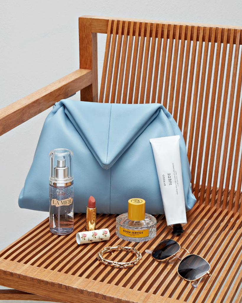 NETAPORTER's tweet photo. From the perfect shade of @gucci lipstick to on-trend Sunglasses and a cooling face mist, we have your handbag essentials covered. #NETABEAUTY https://t.co/31b7uGIGQU https://t.co/od0AQ6QbyQ
