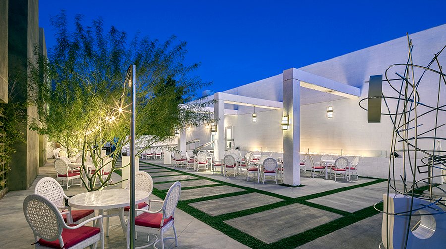 Now that #outdoor dining is the place to be....here is a full list of #restaurants with patio dining in #palmsprings.
visitpalmsprings.com/blog/palm-spri…