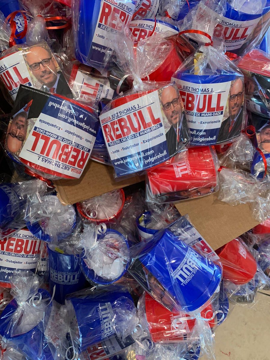 judgerebull's tweet photo. Tengo las mejores asistentes de campaña! Mi hija y mi sobrina me ayudaron a crear regalos para dejar en los centros de adultos mayores. ¡Son más dulce que los dulces que dejamos!
#voterebull #judgerebull #miami #miamielection #miamijudge #2020election #election2020 https://t.co/ZRqwaJC5AL