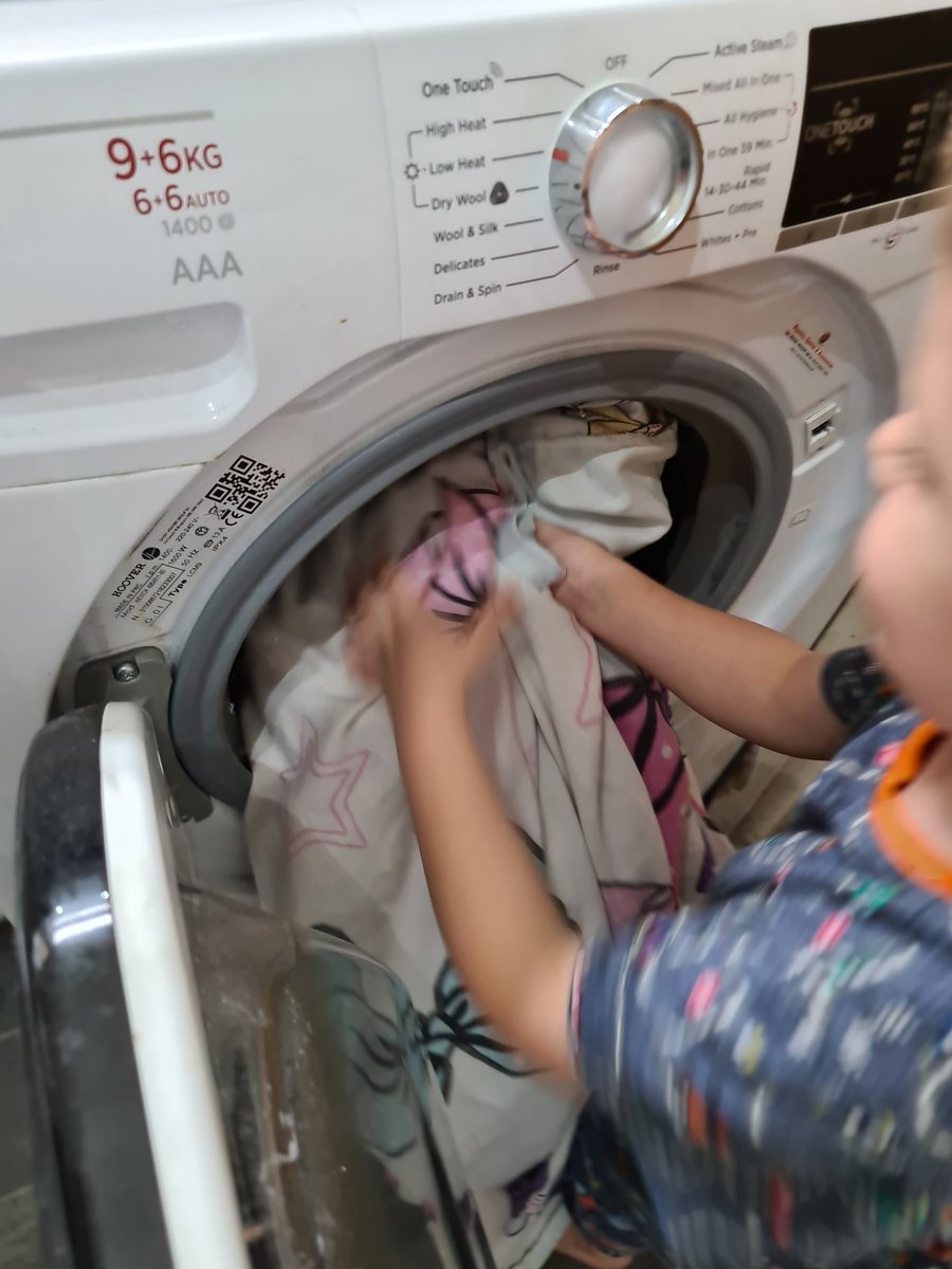 emz1304's tweet photo. Today jason wanted to do the washing... so I have shown him what to do.. ill be able to retire soon at this rate 😅🤣 #goodjobj @MrsFEYFS @MrsMoore_Parish  @parishschool1 https://t.co/tQPRiBgtOp