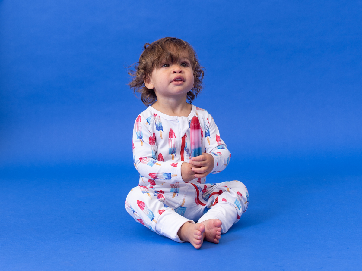 Rabbitskip1's tweet photo. Any July babies in the house?? We've only got a few of our patriotic pops left, and they make the perfect gift for the little firecracker in your life! ๐โค๏ธ #RabbitSkipRoad
https://t.co/hzlCmcUJQY https://t.co/F9YddJldN7