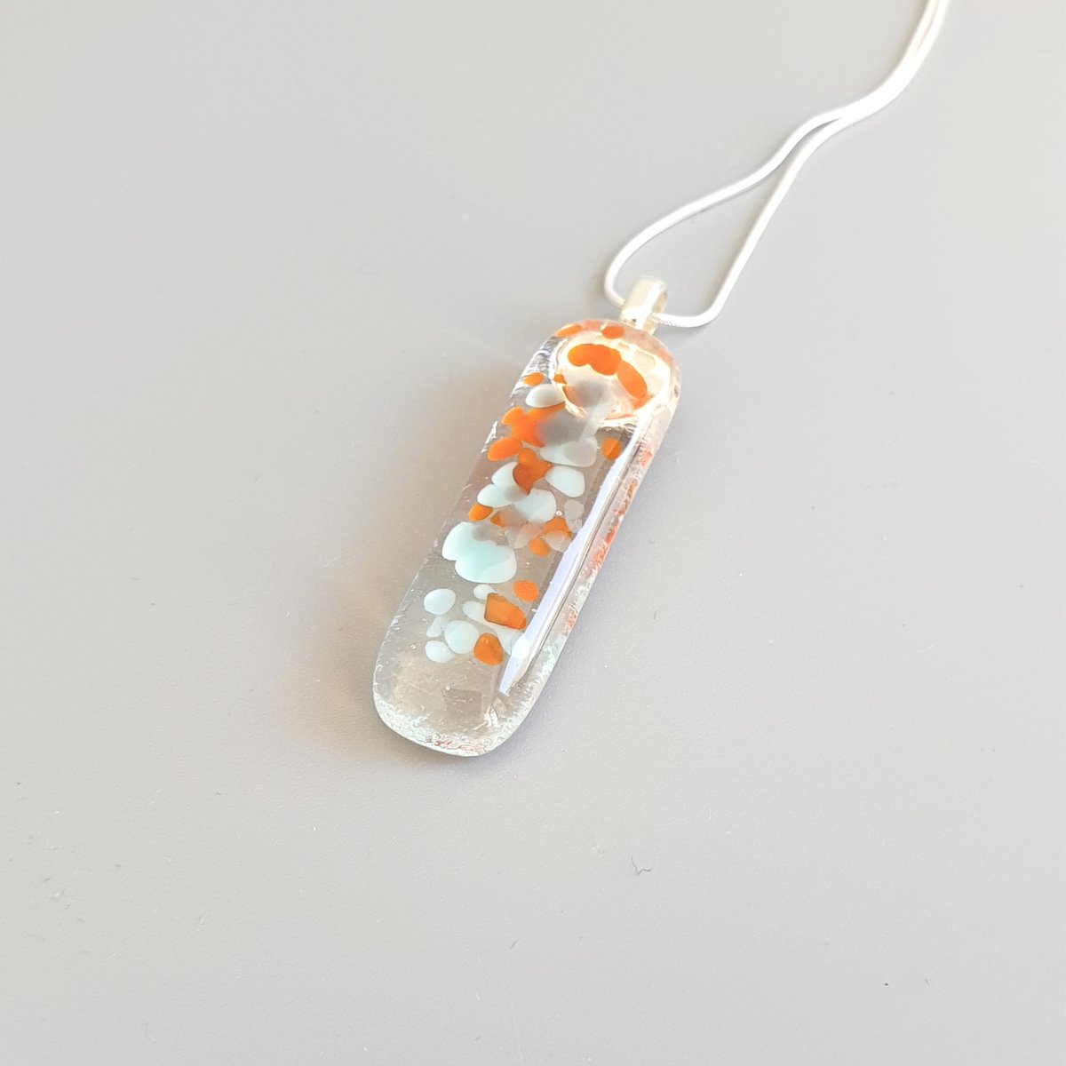 MaisyPlum2's tweet photo. Delicate Turquoise and Orange Fused Glass Necklace https://t.co/QHCyCvgoZZ #Eshopuk #HandmadeHour #EtsyUK ##StandWithSmall ##LondonisLovinit #OlineshopRT #etsyselleruk #RectanglePendant https://t.co/jcqdujIAXH