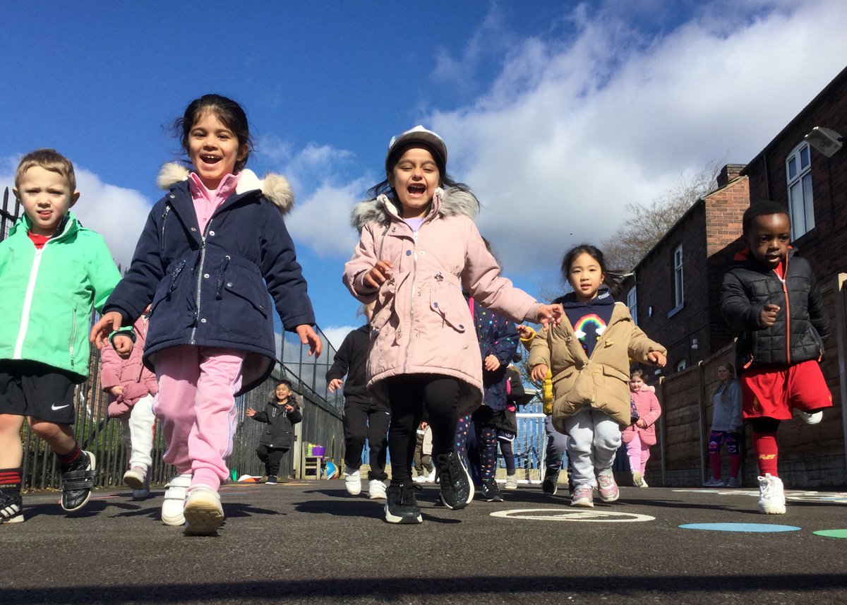 BoltonSch's tweet photo. Interested in our Nursery Class for 3 and 4 year olds @BoltonSchool ? Then watch this video, narrated by Nursery Class Teacher Louise Browning, which explains all about our term-time classes https://t.co/muCRRgKtpJ https://t.co/8JZ4UToKxY