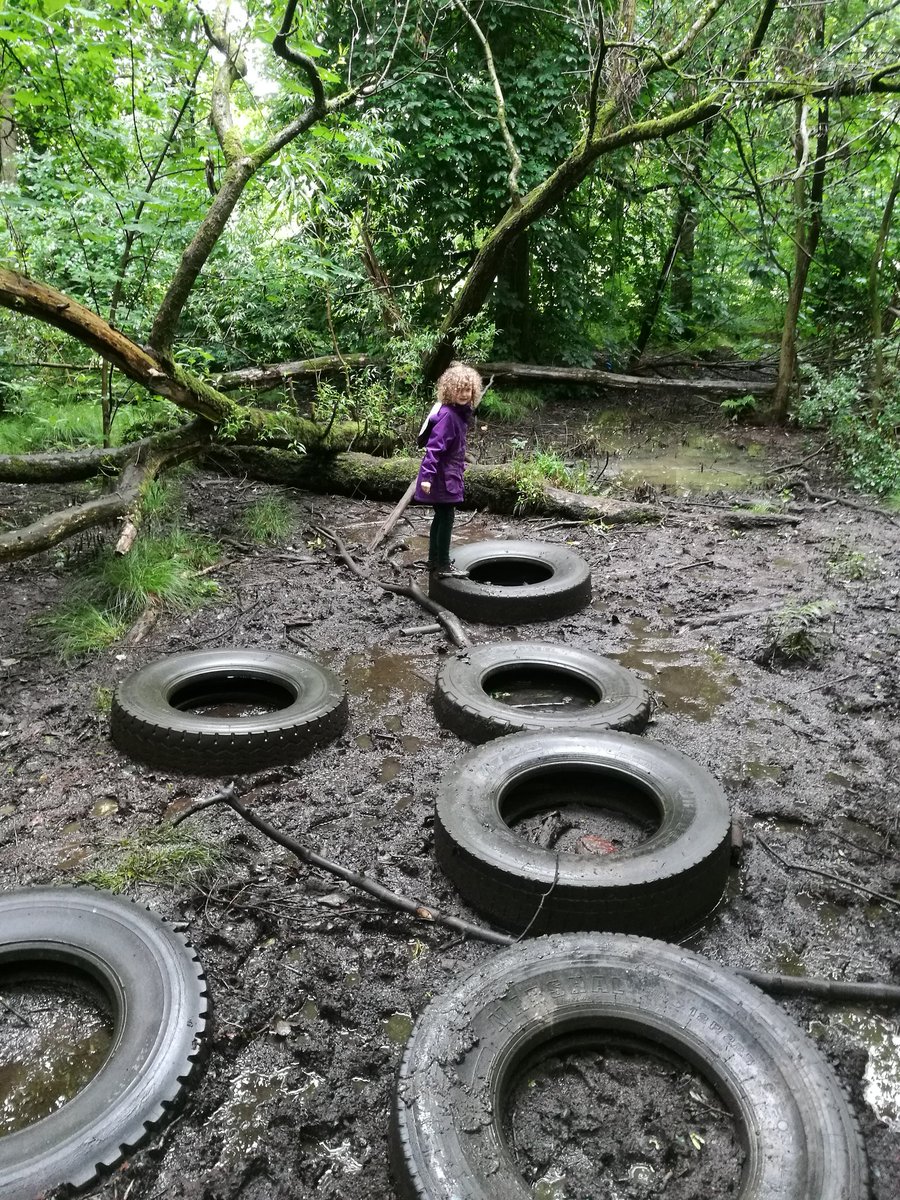 MatildaEmily3's tweet photo. Girls gave me the afternoon off from 'teaching' as they said my hair was going too grey 😂 had a great afternoon in Lilford woods. Very muddy! Shower and Grecian 2000 now.. https://t.co/hNd7jTMEs2
