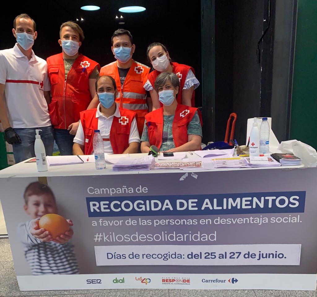 CRE_Segovia's tweet photo. 😀👏Tenemos que daros 6.300 GRACIAS.
Gracias por cada kilo de #alimentos que habéis aportado en la campaña #KilosDeSolidaridad desarrollada con la colaboración de @RadioSegovia y @CarrefourES #CruzRojaResponde #Segovia #KilosDeSolidaridad https://t.co/zPVPvHQMh5