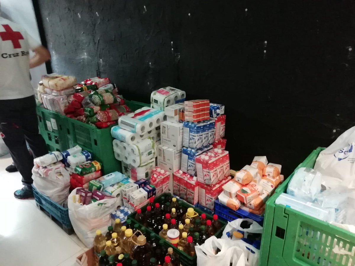 CRE_Segovia's tweet photo. 😀👏Tenemos que daros 6.300 GRACIAS.
Gracias por cada kilo de #alimentos que habéis aportado en la campaña #KilosDeSolidaridad desarrollada con la colaboración de @RadioSegovia y @CarrefourES #CruzRojaResponde #Segovia #KilosDeSolidaridad https://t.co/zPVPvHQMh5