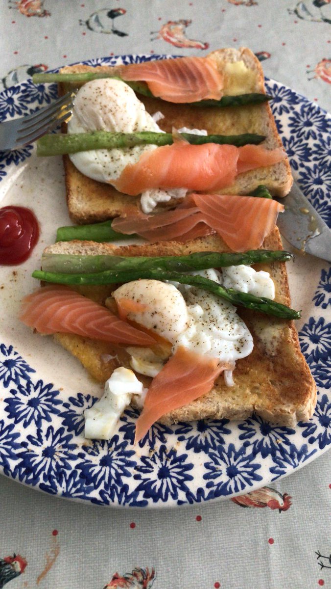 smokeyolivewood's tweet photo. Sorry for the mess, but I couldn't wait to taste the olive wood smoked salmon on poached egg.
#SmokeyOliveWood #summerfeeling #firemeat #holidayathome #summer #lachs #raeucherlachs #Salmon #Smokedsalmon #poachedegg #Breackfast #Fruehstueck https://t.co/bUcnshcS0Y