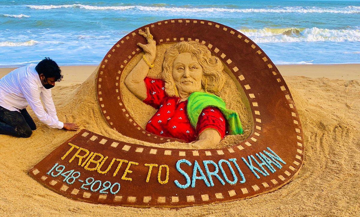 Saddened to hear the demise of legendary choreographer, #SarojKhan. Deepest condolences to her family & friends. My SandArt at Puri beach in Odisha. #RIPSarojKhan