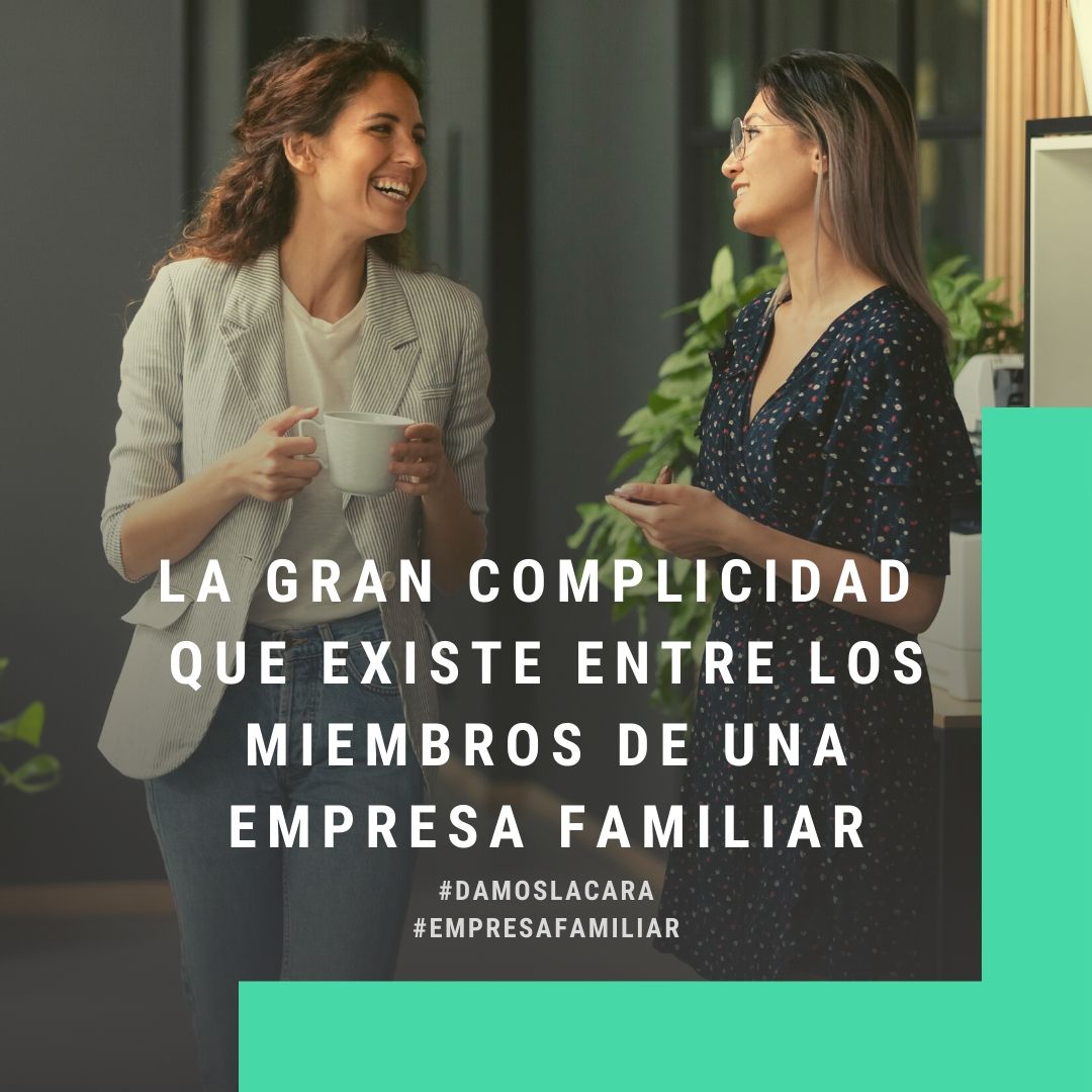 AEFALICANTE's tweet photo. 🤝 En la #EmpresaFamiliar, hay confianza entre todos y se conoce la personalidad tanto de aquellos que están al mando de la empresa como de los que desempeñan puestos de menor responsabilidad. 

#DamosLaCara #equipo #familia
@Damoslacara_ https://t.co/lQ1QJTLDgX