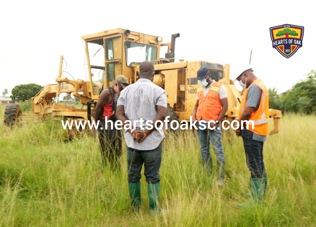 HeartsOfOakGH's tweet photo. Pobiman project takes off as local contractor, K. A Estate company Limited starts grounds work. 

🔴💛🔵
#AHOSC https://t.co/HwWxPgXK5J