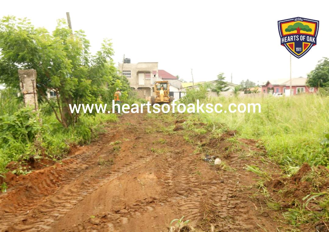 HeartsOfOakGH's tweet photo. Pobiman project takes off as local contractor, K. A Estate company Limited starts grounds work. 

🔴💛🔵
#AHOSC https://t.co/HwWxPgXK5J