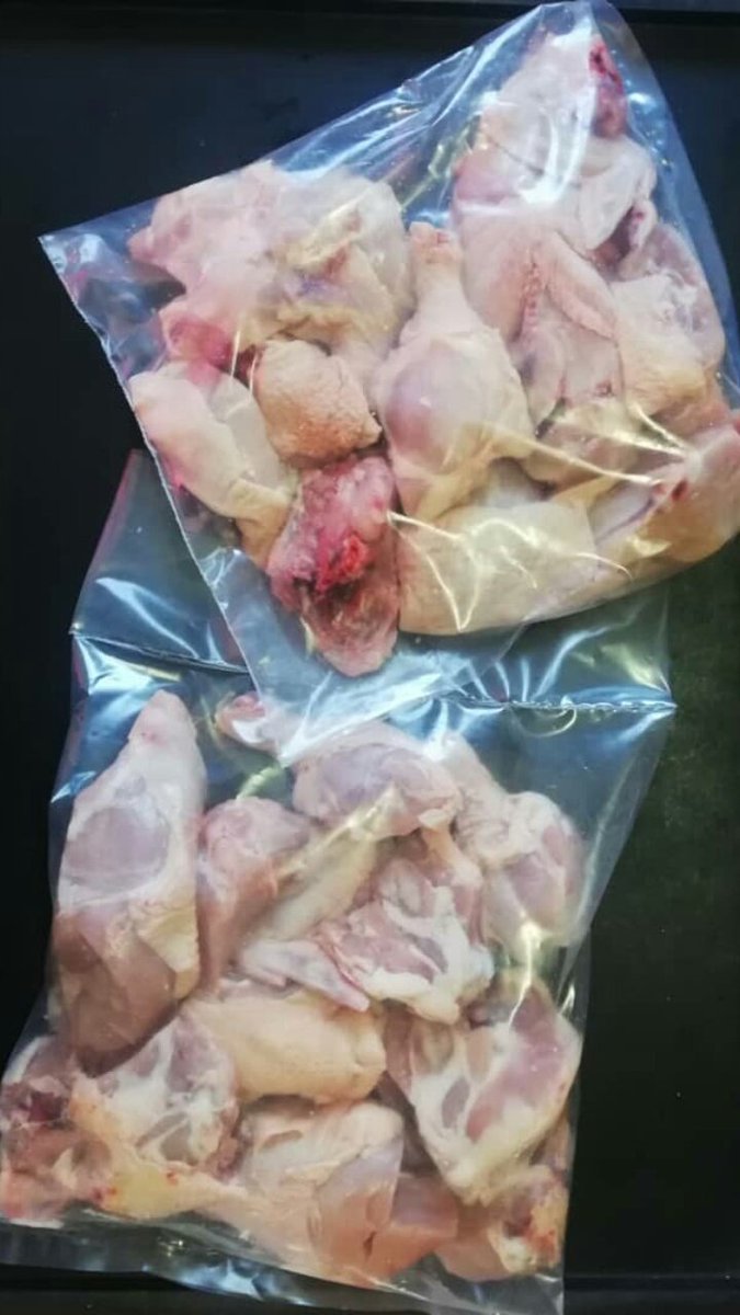 Thottie_T3's tweet photo. BATSWANA RE UTLWILE SELELO.
You requested sliced and packaged braai pack.
Whole sliced chicken - BWP50
Contact : 72810675
Location: Gaborone 
Delivery option available in Gaborone for 3 or more , 5 for surrounding areas.
RETWEET FOR MORE AWARENESS. 
PS : Can DM for orders. https://t.co/z7OHv1vdJk