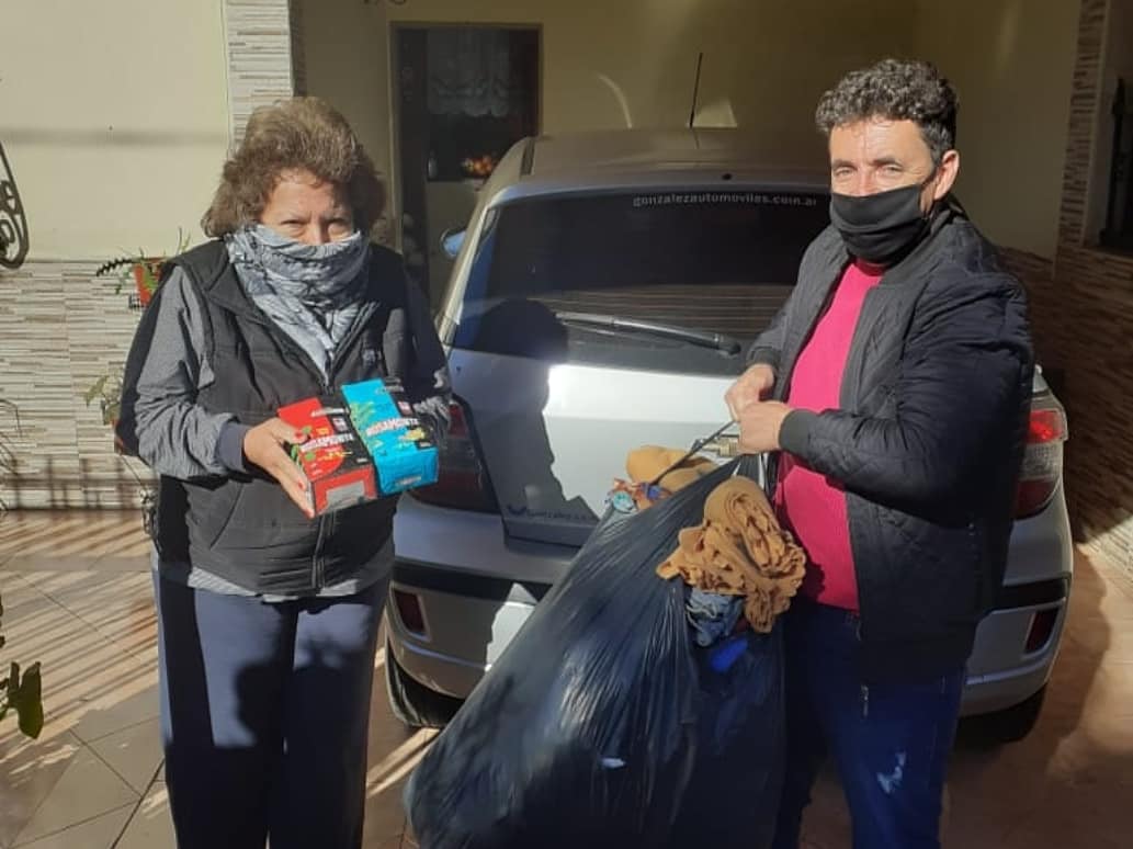 maritoxalcaraz's tweet photo. #Viernes de "ROPA x YERBA" para ser destinada a más de 20 barrios, los de mayor necesidad. #RoperoComunitario #seamossolidarios
#CuidemosnosEntreTodos @RosamonteARG @dfpalombo #TheNewImagen #Mimen https://t.co/4stNx3zpON