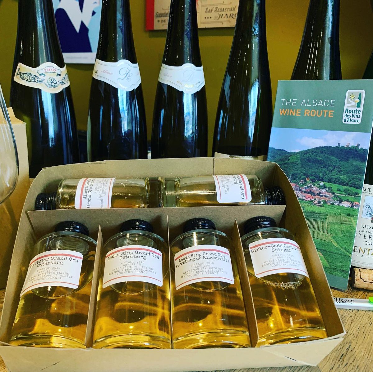 WestLondonWine's tweet photo. Well! What do we have here then?! Only our first ever tasting size samples for our online #GrandCru #Alsace #Riesling 2010 vintage #finewine tasting along with our super duper exclusive tasting kit! 😀💥🙌 #WLWSVirtual https://t.co/KFkI3RYdcc