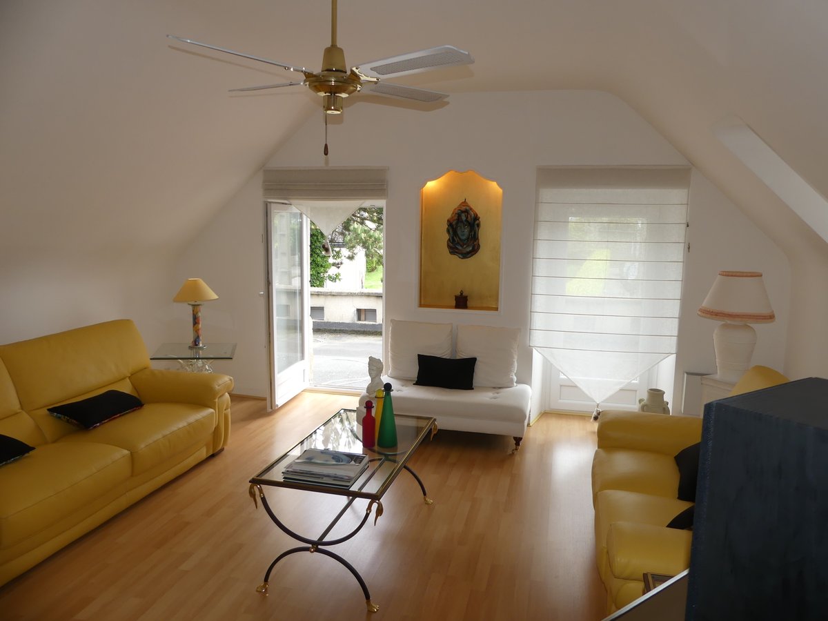 SoizeCrel's tweet image. #avendre #cotesdarmor #baiedesaintbrieuc #langueux #longere dans le bourg #jardin clos de murs de pierres, salon, séjour ouvert sur #terrasse, chambre au Rdch, salle d'eau à l'italienne,studio, chambre parentale, garage #harbourimmobilier plérin 09 70 71 35 00