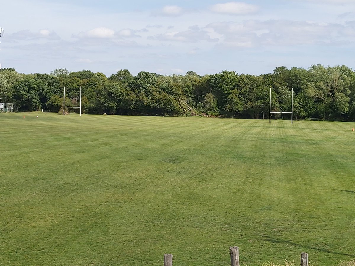 BGroundsman's tweet image. I love me some stripes!
Cut on Tuesday with @TrimaxMowers striker.
Slit today with @GreenTekGroup slitter.
@rigbytaylor grass seed coming through a treat.
Glorious sunshine today...
What more can you ask for!

#volunteergroundsman 
#teamofone 
#grass
#stripes
#sunshine