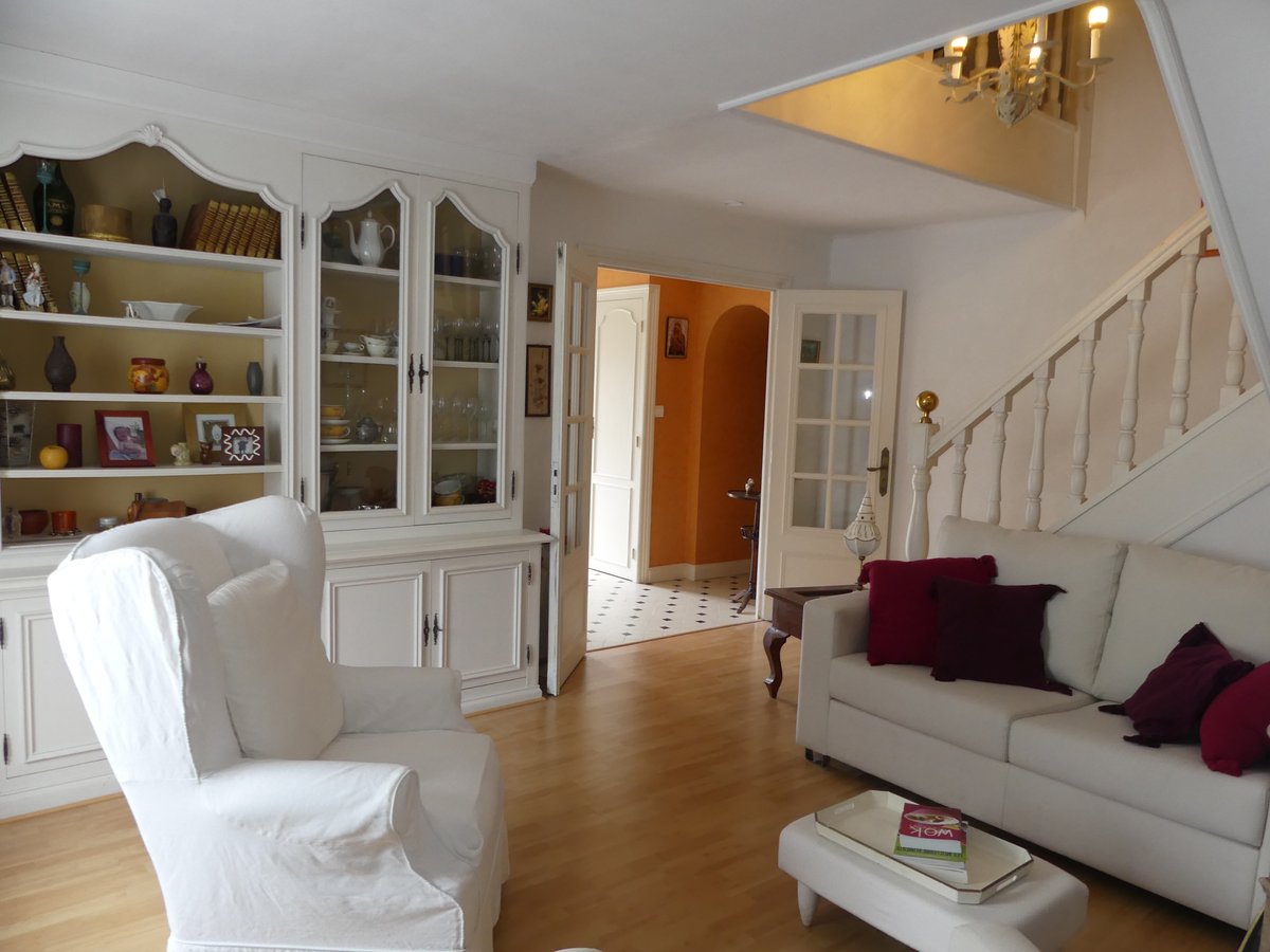 SoizeCrel's tweet image. #avendre #cotesdarmor #baiedesaintbrieuc #langueux #longere dans le bourg #jardin clos de murs de pierres, salon, séjour ouvert sur #terrasse, chambre au Rdch, salle d'eau à l'italienne,studio, chambre parentale, garage #harbourimmobilier plérin 09 70 71 35 00