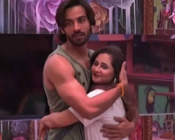 _kirtu_'s tweet photo. @TheRashamiDesai
Rashmi chorni ki ek hi jan hai or vah ramlal hai ♥️♥️
Is sacha pyar ko kissi ka najar na lage 😇... (Chor+chorni)
#Ramrash forever ♥️ https://t.co/YyeUq5IbcY