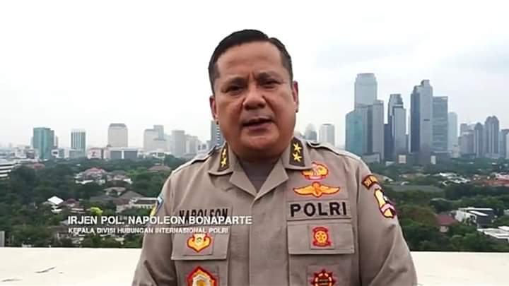 Memeillegal_'s tweet photo. Awas ada revolusi

#meme #MEMES #memesdaily #memes2020 #polisiindonesia #PoliceState #indonesiaviral #IndonesiaMaju #jogja https://t.co/uzaN79lIfA