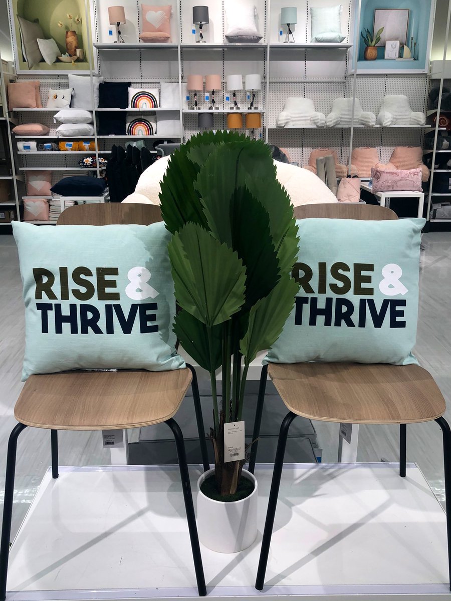 JoseI1344's tweet photo. Welcome Back To College. 📚🤓🎓👏📚 Get all your dorm room essentials here @target... #backtocollege #backtoschool #dormroom #dormlife #dormdecor #target #targetstyle #visual https://t.co/uvlrY5a4hI