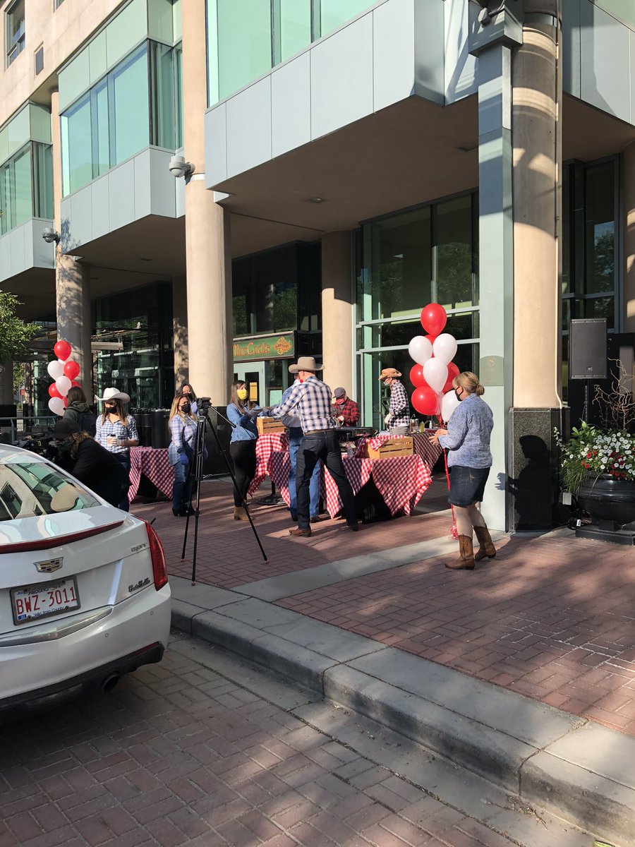 A big YAHOO and thank you to the team <a href="/SheratonCalgary/">Sheraton Suites</a> for honouring the tradition of the Parade Day <a href="/calgarystampede/">Calgary Stampede</a> Pancake Breakfast - love the drive thru format. Congrats on re-opening this week! Happy Stampede #YYC #CaptureCalgary <a href="/TourismCalgary/">Tourism Calgary</a> <a href="/MeetingsCalgary/">Tourism Calgary Meetings & Conventions</a>