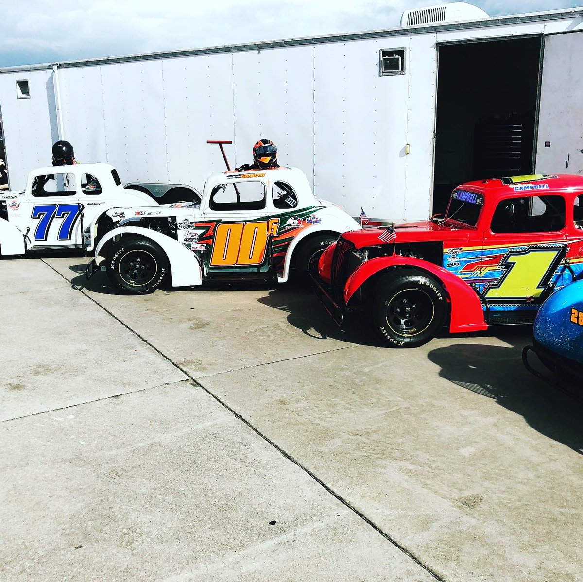 Thursday Thunder R-2 - Super fast car! Qualified P5, moved up to P2, hot from behind, went to pits for repair , went a lap down, finished P11. #dougstevensracing #noahcornman #littlegatormotorsports #raceface_bd #friendsofjaclynfoundation #racecar