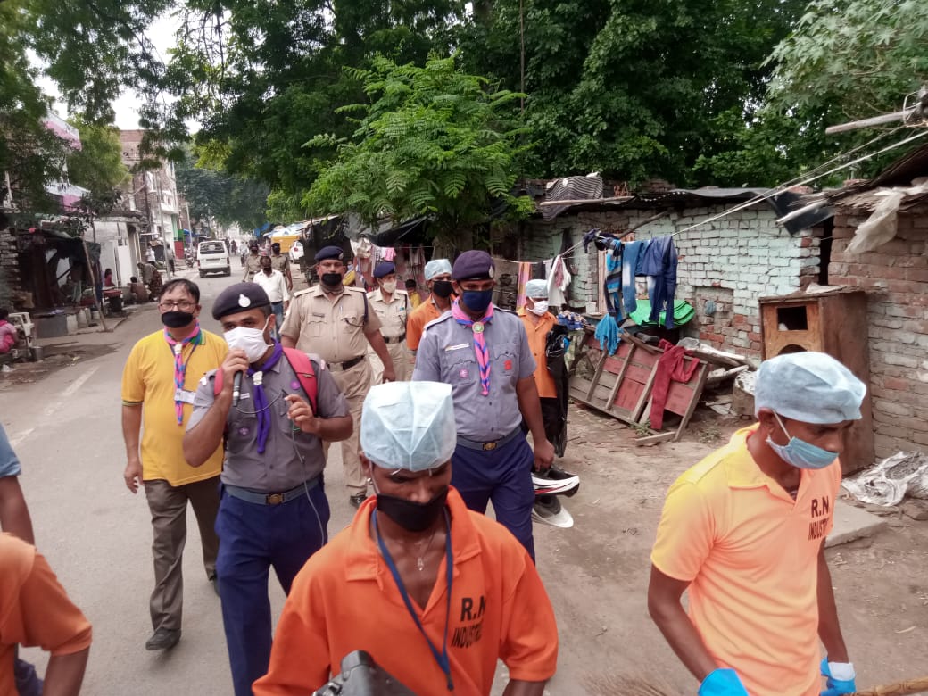 NERBSGLJN's tweet photo. पूर्वोत्तर रेलवे लखनऊ मंडल द्वारा दिनांक 3/7/20 को स्वच्छता जागरूकता अभियान ऐशबाग एवं आस पास के परिसर में चलाया गयाl
@drmljn 
@RailMinIndia 
@gmner_gkp 
@srdfmljn 
@bsgnhq https://t.co/LDkEgNW2vD