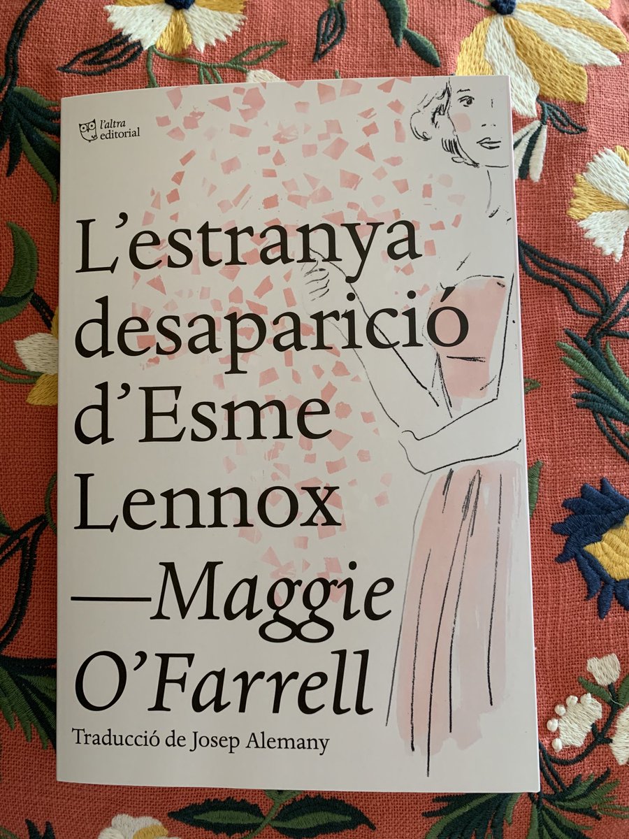 _soniaenrich's tweet photo. #llibres #laltraeditorial #maggieofarrell
Que bé haver-lo descobert.
Embolics familiars,  narrativa elegant. https://t.co/QbuiuaMxcg