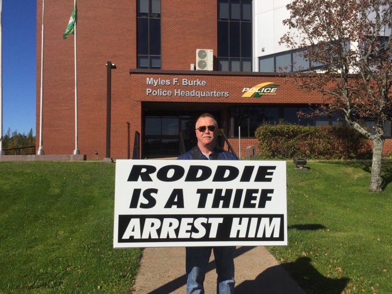 clairemaxwelll's tweet photo. Paul Fraser is truly an icon. The media wouldn’t listen to him, tried to silence him, and he stood outside in protest every day to raise awareness for his situation. Proud to say I honked and waved to him on the GB highway every day to school and happy to hear he won his case https://t.co/oBsmo9UFO7