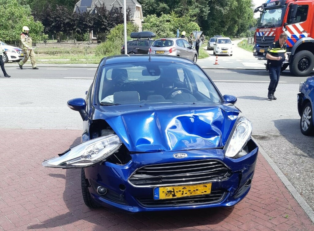 112 – Kop-staart botsing op Hengeland #nieuwstweet..