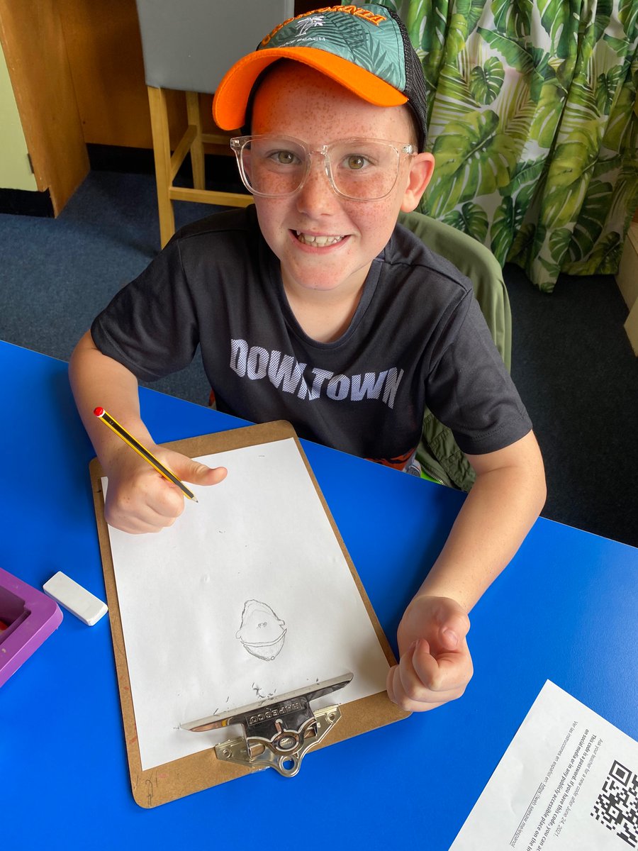gladstonebarry's tweet photo. All the Friday Feels with #Pod7 today. The most amazing smiles 😊 #TeamYear4 #CatchUp #CheckIn #Prepare https://t.co/PPwnRZBQ14