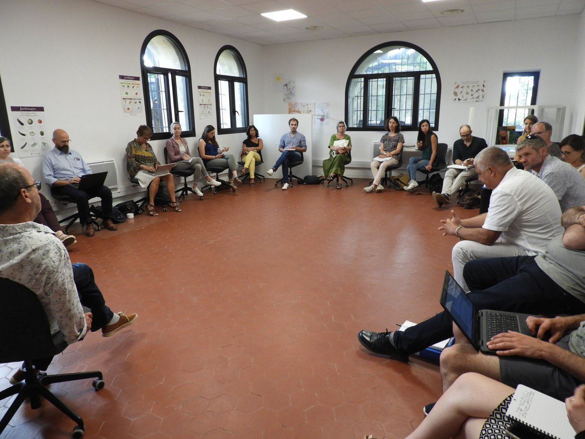 MEAD_Mouans's tweet photo. Riches échanges et discussions sur le futur des coopérations entre #ProjetsAlimentaireTerritoriaux des #AlpesMaritimes aujourd'hui sur le domaine de Haute-Combe.
#PAT https://t.co/TI6GmeNw5p