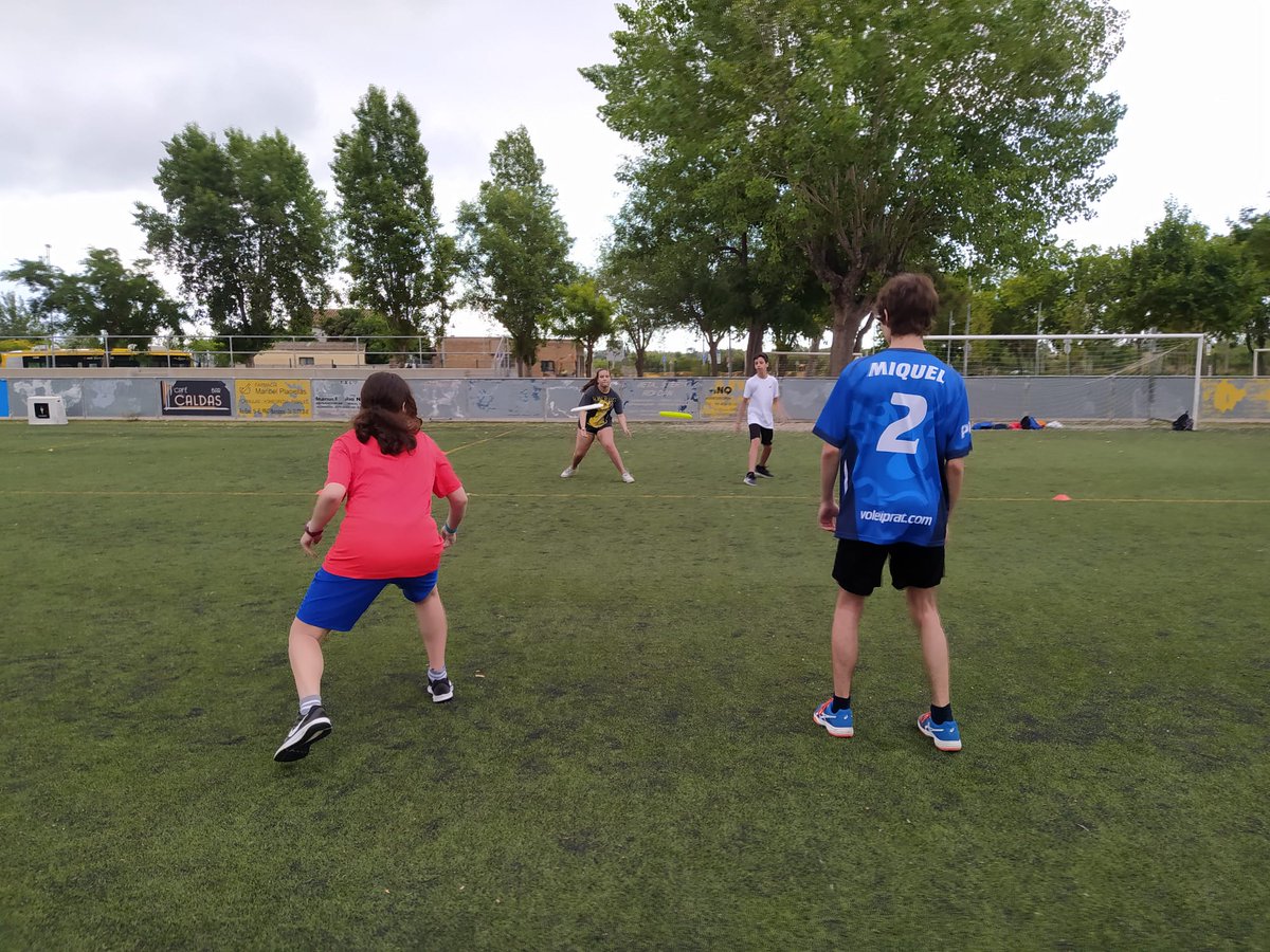 voleiprat's tweet photo. Finalitzem la primera setmana del nostre casal multiesportiu d'estiu 🌞 
.
Ho hem passat super bé 🎉 i ja estem esperant que sigui dilluns per conèixer a les noves incorporacions 😉
.
Moltes gràcies a totes les famílies que un estiu més confieu en nosaltres 💙
.
#festeviking https://t.co/kFpsIExMeH