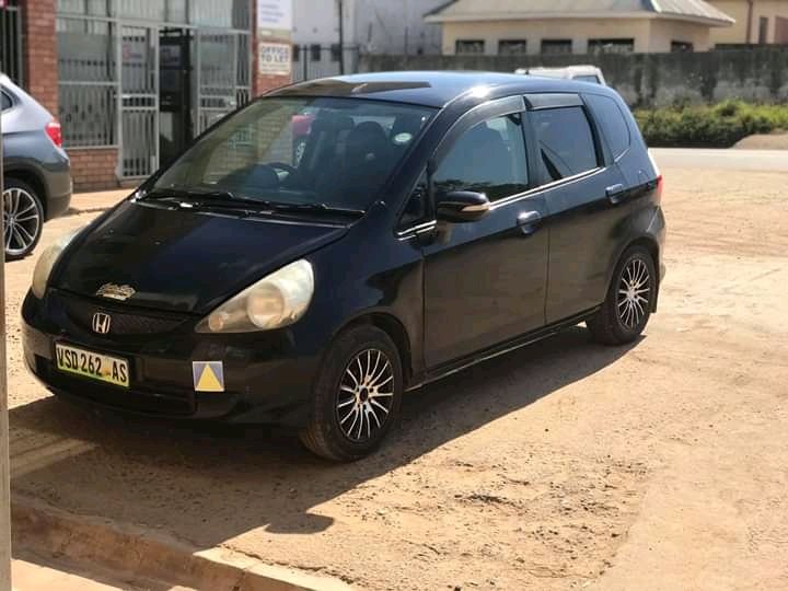 RsAutoDealerSD's tweet photo. FUEL SAVER
H O N D A F I T
RIMS WITH NEW TYRES
AUTO
USB PLAYER
CLEAN
GOOD CONDITION
R27 000 NEG
( +268 ) 76931707 / 79931707
#TiniTwitter https://t.co/JjhArnEpeZ
