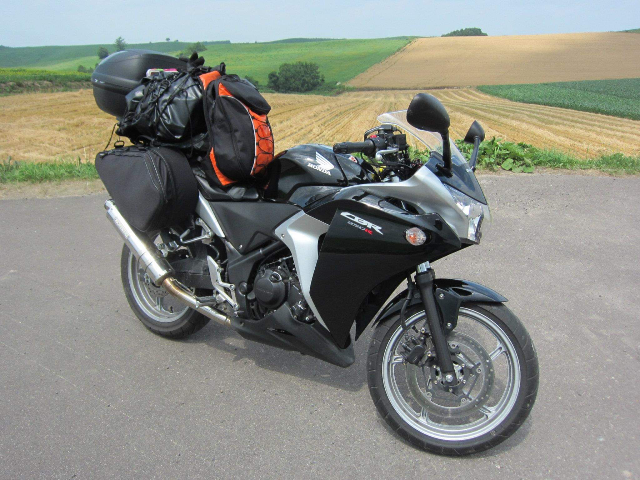 CBR250R MC41-1001 の パニアケース サイドボックス GIVI