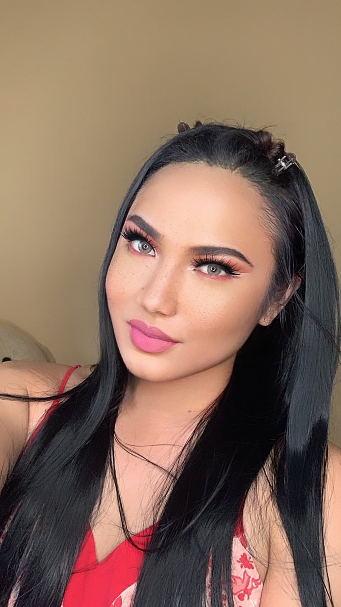 sheisrenzb's tweet photo. A lil pink moment. 💓💗💞 https://t.co/t6wLsSLHB1