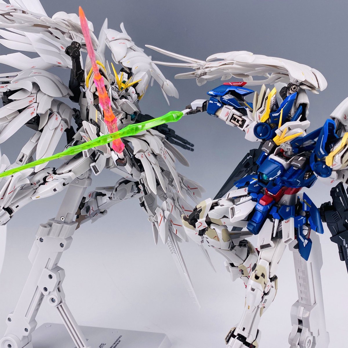牛 ウイングガンダムゼロvsスノーホワイト プレリュード Ft劇中では黒いゼロだったけど 牛 ウイングガンダムゼロvsスノーホワイト プレリュード Ft劇中では黒いゼロだったけど