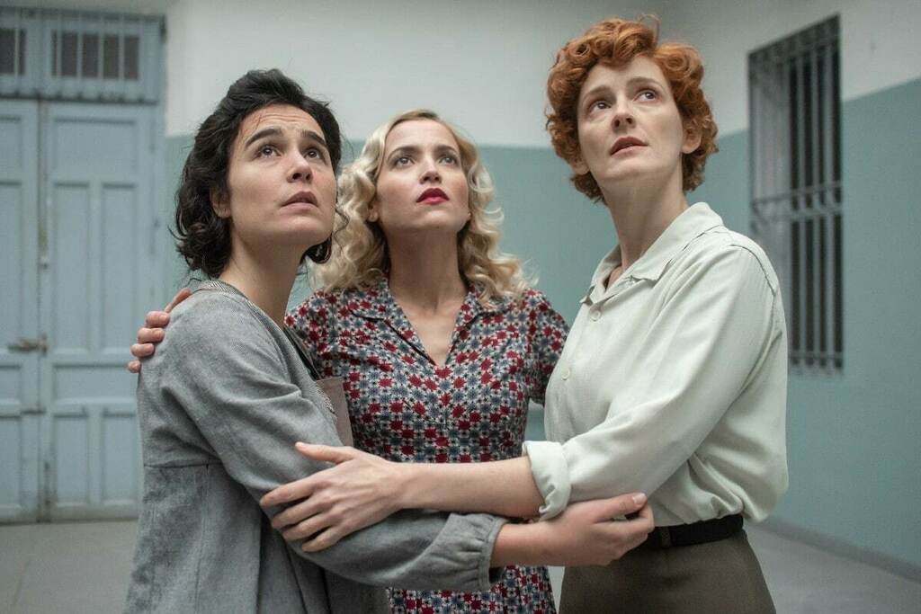 ChicasCableTV's tweet photo. Los últimos capítulos de ‘Las chicas del cable’, ya disponibles en Netflix https://t.co/swopFOOT8B https://t.co/nrCdj3HYN1