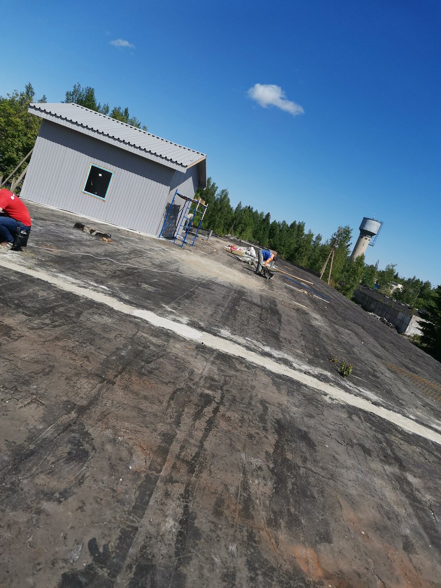 TechnoNICOL's tweet photo. #Новости_с_полей

Осуществляем поставки материалов #ТехноНИКОЛЬ для реконструкции кровель на корпусах бывшей Невской птицефабрики. Используются материалы: Унифлекс ВЕНТ ЭПВ + Унифлекс ЭКП. Всего 20 корпусов, общей площадью 36 000 м2.💪
😎
#TNsystem… https://t.co/4hA2QrU2zx https://t.co/30OFBvF8s7