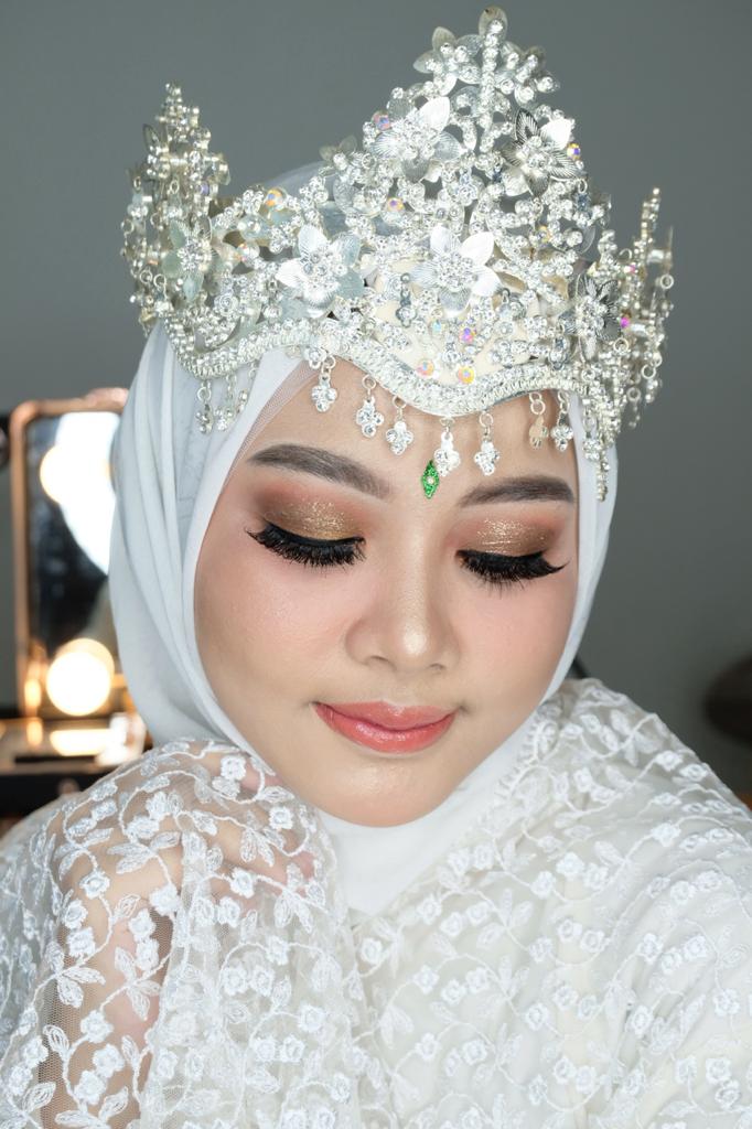 ecaelfrida's tweet photo. Twitter please do your magic EHEHEHEHEHE mau icip ikut du yor mejik😊
Halo temen-temen yang sekitaran bekasi lagi butuh makeup lamaran atau akad nikah, boleh langsung dm aku, insyaAllah harga terjangkau🥰🥰🥰 ada promo makeup akad 500k + include transport + free softlens🥰 https://t.co/51eWhWHNS1
