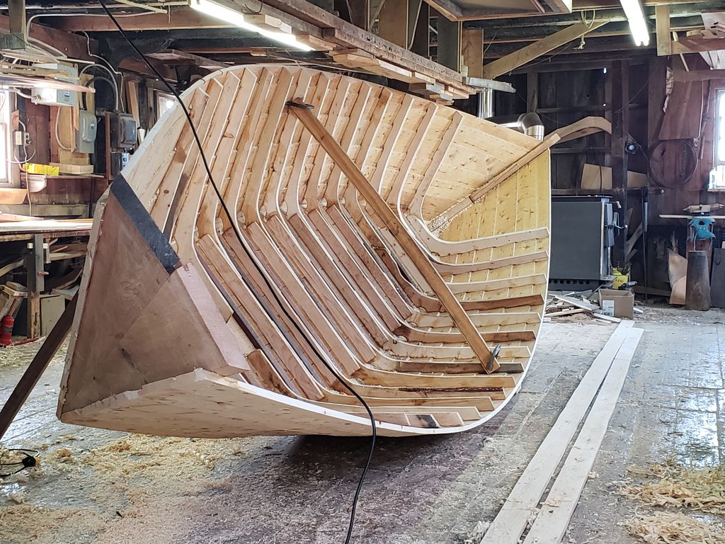 DoryShop's tweet photo. We're getting so close to having the cabin built on this beautiful #Seine dory! 
•
•
•
#DoryShop #Dory #Boatbuilding #Traditional #WoodenBoat https://t.co/Jz0XMWlSCy