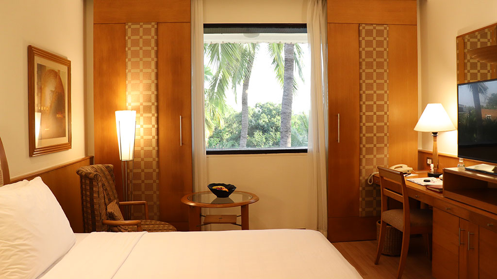 iSiddharthRaman's tweet photo. Trident, Chennai Review (Club Room)
https://t.co/fzpnoyNEHa

The hotel that gave me the first Centurion 🙂 #Trident #Chennai https://t.co/HLzuFKp8pJ